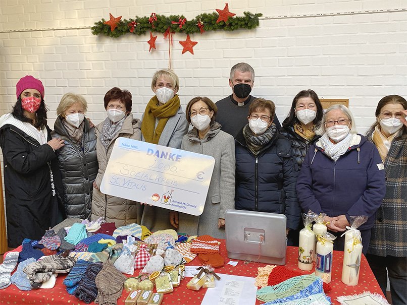 St. Vitalis Übergabe des Adventmarkt-Erlöses 2021